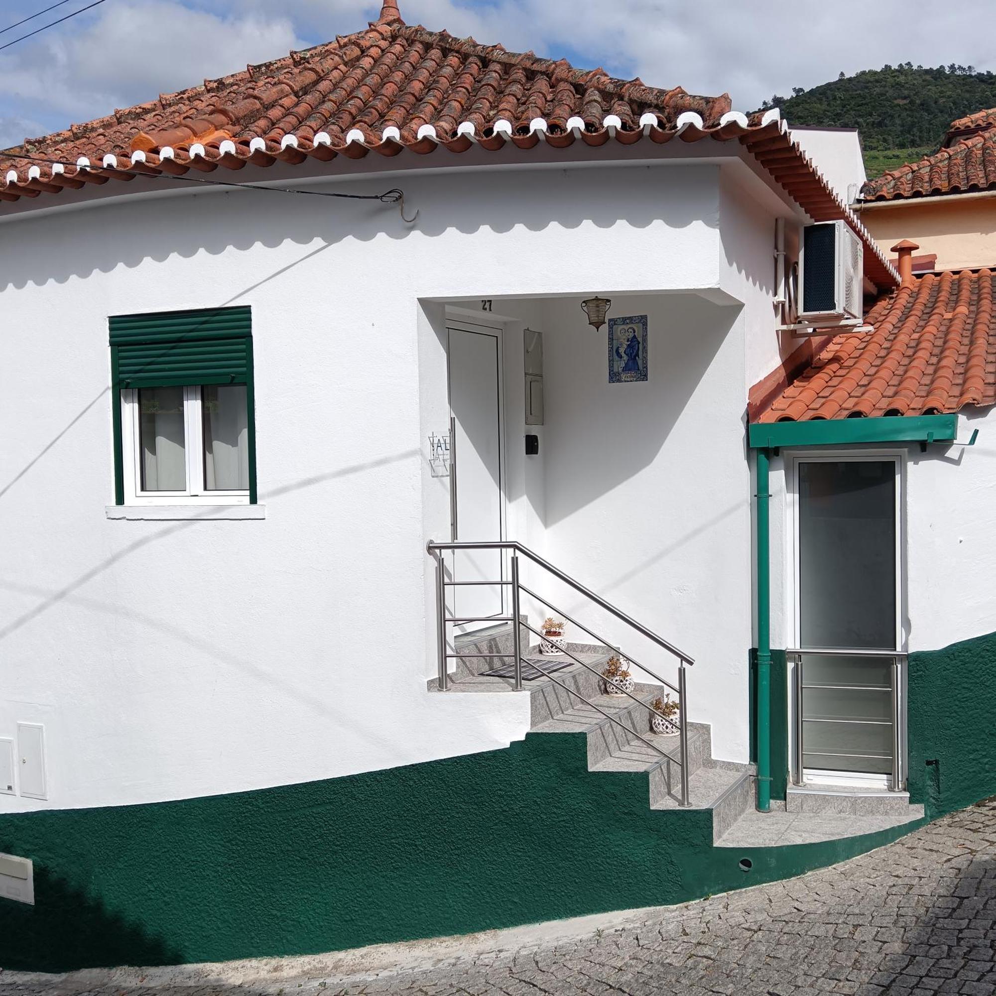 Casa Fonte Do Meio Folgosa  Екстер'єр фото